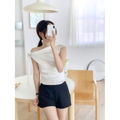 氣質側綁帶反領斜肩Top (現貨)